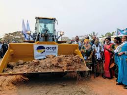 IMG-20250714-WA0146 Infrastructures de base à l'œuvre: Le conseiller spécial Martin Kabuya s'édifie de la route Kananga-Kalamba Mbuji.