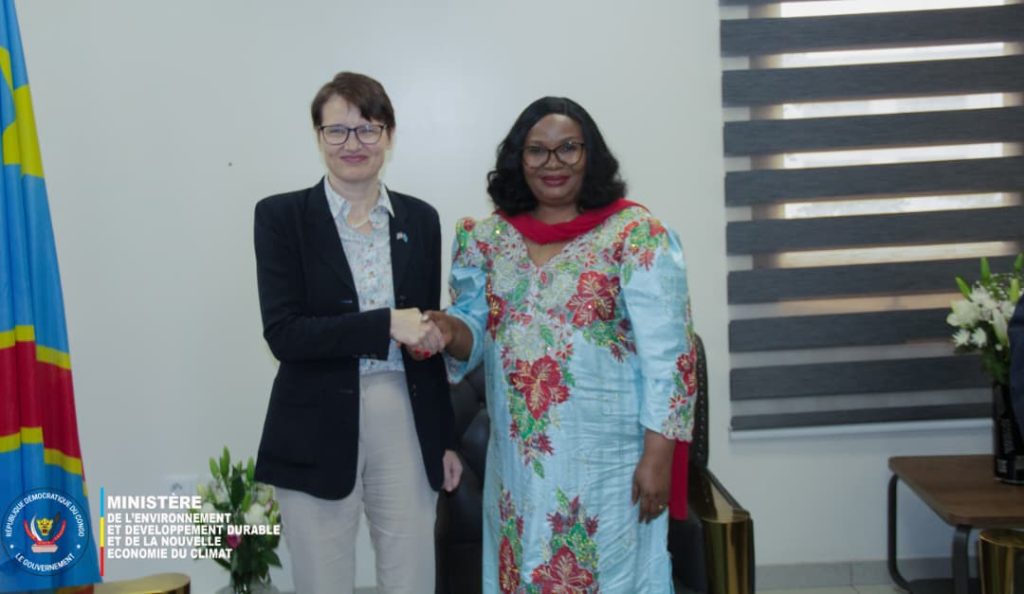IMG-20250821-WA0051-1024x594 Le Royaume-Uni réaffirme à la ministre, Professeure Marie Nyange, tous ses engagements pour le secteur de l'Environnement congolais.