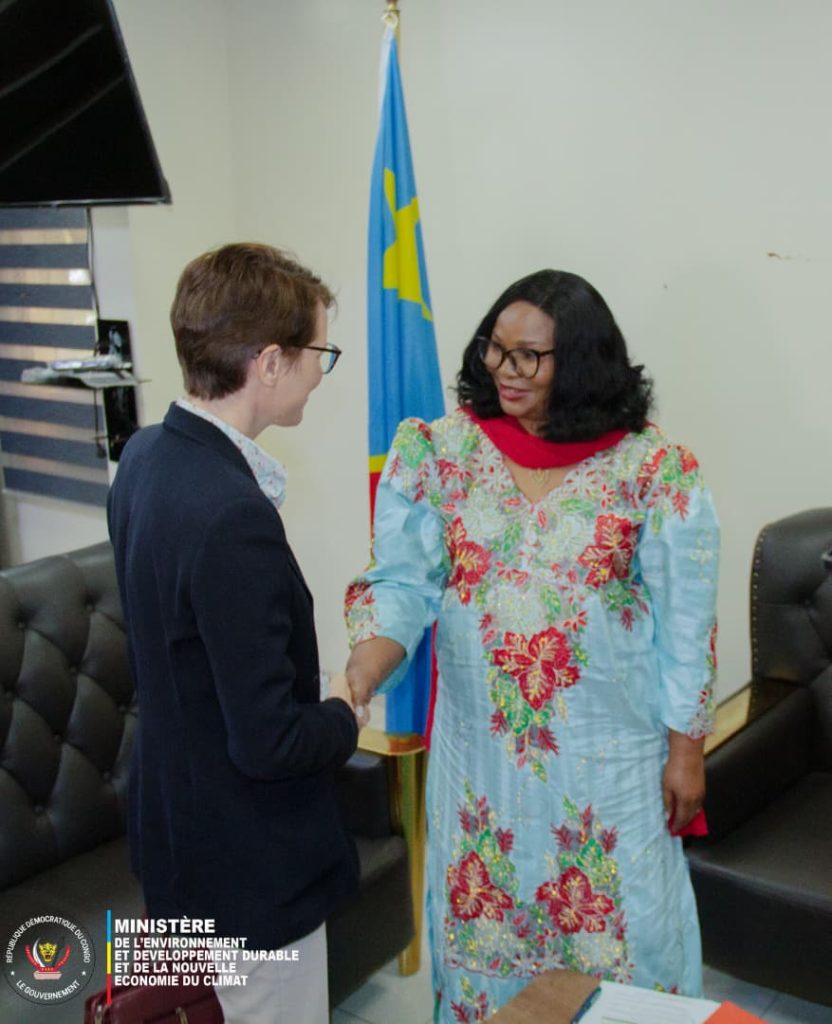 IMG-20250821-WA0054-1-832x1024 Le Royaume-Uni réaffirme à la ministre, Professeure Marie Nyange, tous ses engagements pour le secteur de l'Environnement congolais.