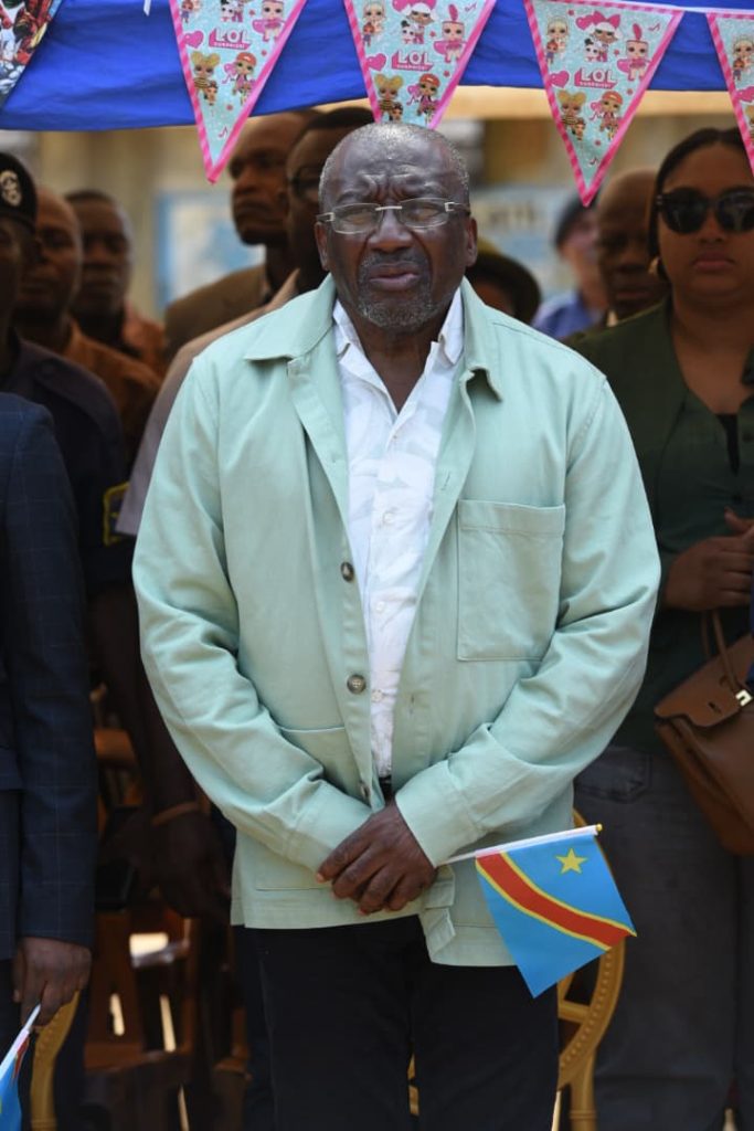 IMG-20250913-WA0011-683x1024 LE PRÉSIDENT NATIONAL DES BÂTISSEURS DU CONGO, JACQUES DJOLI, CLÔTURE L’OPÉRATION CARTABLE POUR L’AVENIR.