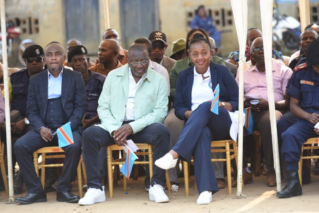 IMG-20250913-WA0015-1024x683 LE PRÉSIDENT NATIONAL DES BÂTISSEURS DU CONGO, JACQUES DJOLI, CLÔTURE L’OPÉRATION CARTABLE POUR L’AVENIR.