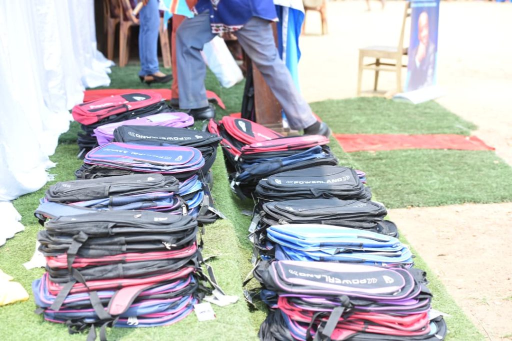 IMG-20250913-WA0017-1024x683 LE PRÉSIDENT NATIONAL DES BÂTISSEURS DU CONGO, JACQUES DJOLI, CLÔTURE L’OPÉRATION CARTABLE POUR L’AVENIR.