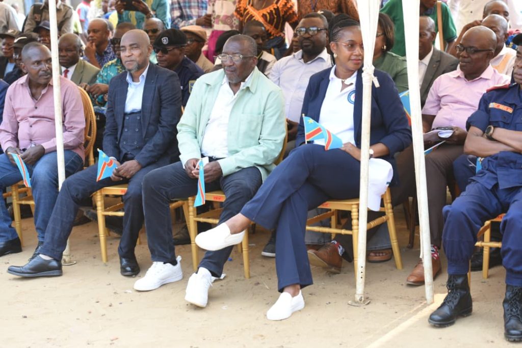 IMG-20250913-WA0020-1024x683 LE PRÉSIDENT NATIONAL DES BÂTISSEURS DU CONGO, JACQUES DJOLI, CLÔTURE L’OPÉRATION CARTABLE POUR L’AVENIR.