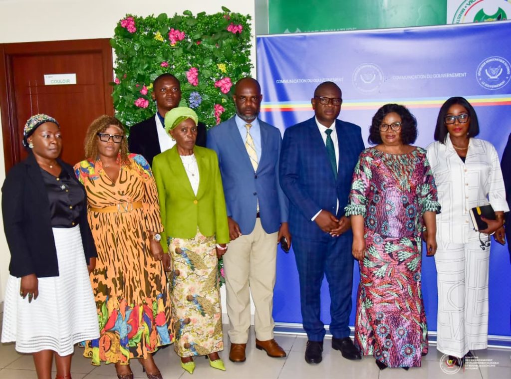 IMG-20250917-WA0076-1024x760 Rencontre dynamique et fructueuse entre la ministre Marie Nyange Ndambo et le Parti Écologique Soleil.