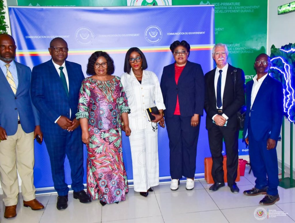 IMG-20250917-WA0079-1024x776 Rencontre dynamique et fructueuse entre la ministre Marie Nyange Ndambo et le Parti Écologique Soleil.