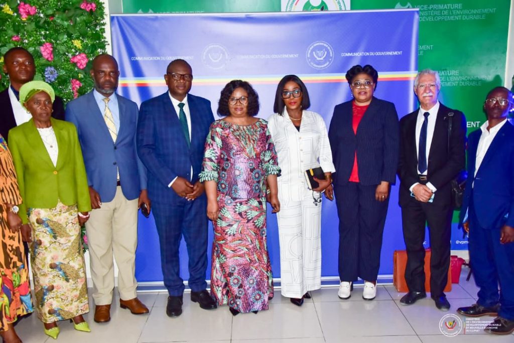 IMG-20250917-WA0085-1024x684 Rencontre dynamique et fructueuse entre la ministre Marie Nyange Ndambo et le Parti Écologique Soleil.