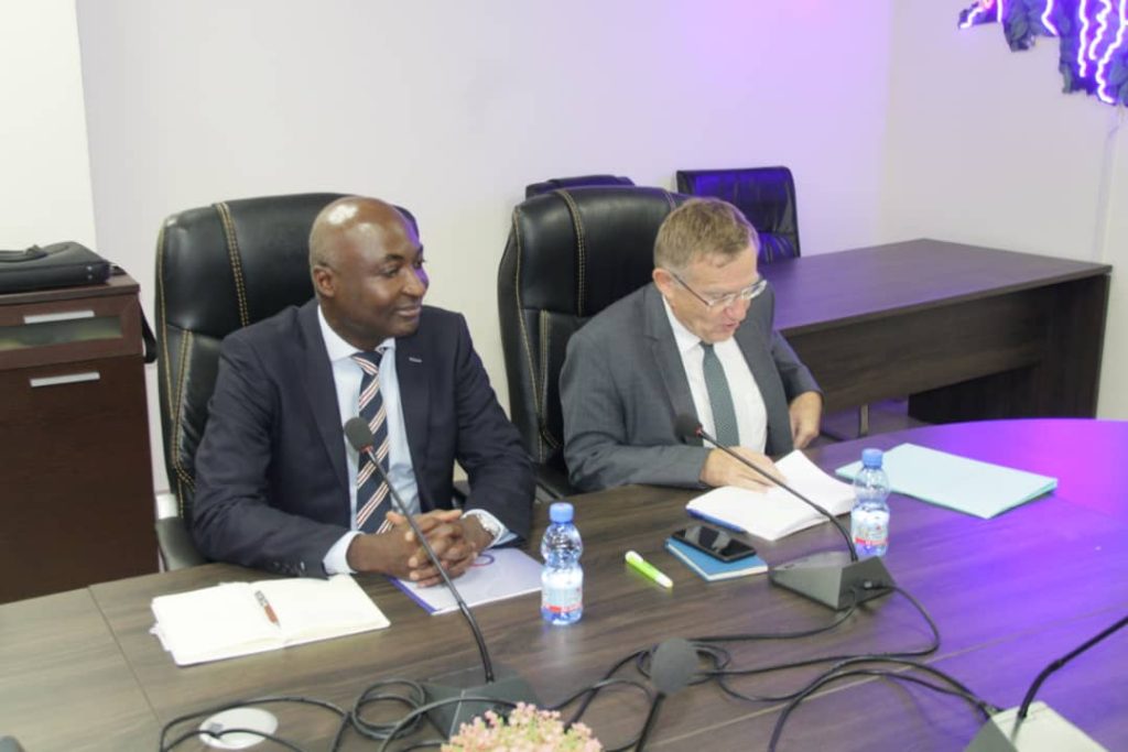 IMG-20251001-WA0128-1024x683 Politique forestière : Marie Nyange Ndambo et l’AFD posent les bases d’un draft pour la COP30.