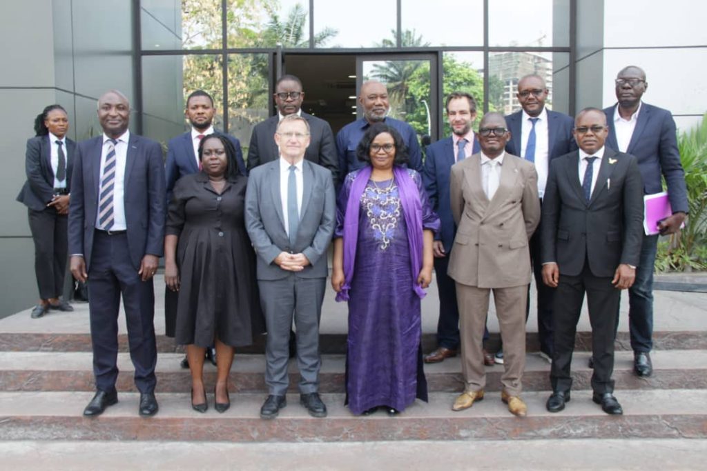 IMG-20251001-WA0148-1024x683 CAP sur la COP30: S.E. Mme la Ministre de l'Environnement reçoit les garanties et soutien de l'AFD pour les ambitions de la RDC, pays-solution.