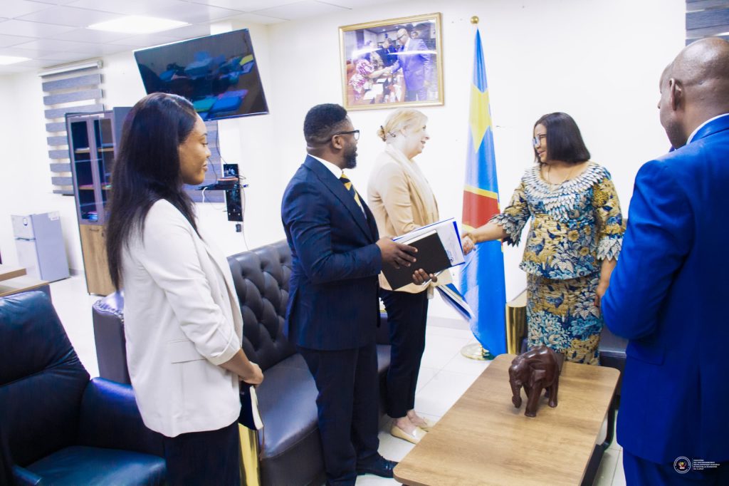 IMG-20251010-WA0083-1-1024x682 Cynthia Jones reçue par Son Excellence Madame Marie Nyange Ndambo : la RDC, un pays-solution face à la crise climatique.