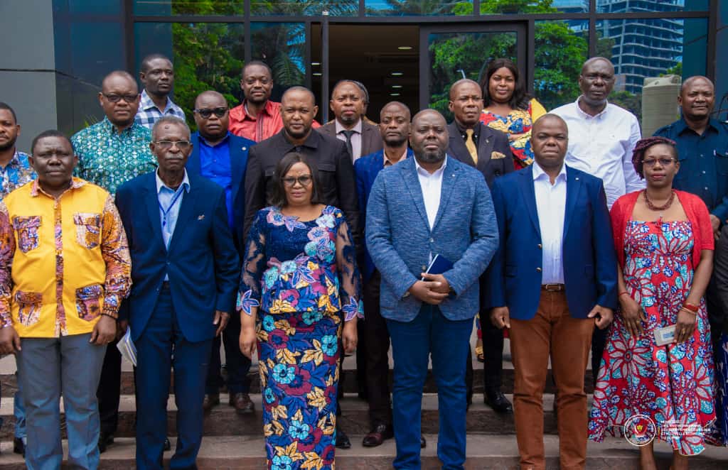 IMG-20251024-WA0197 Environnement : La Ministre Marie-Nyange Ndambo associe la société civile aux préparatifs de la Semaine Climat et de la COP30.