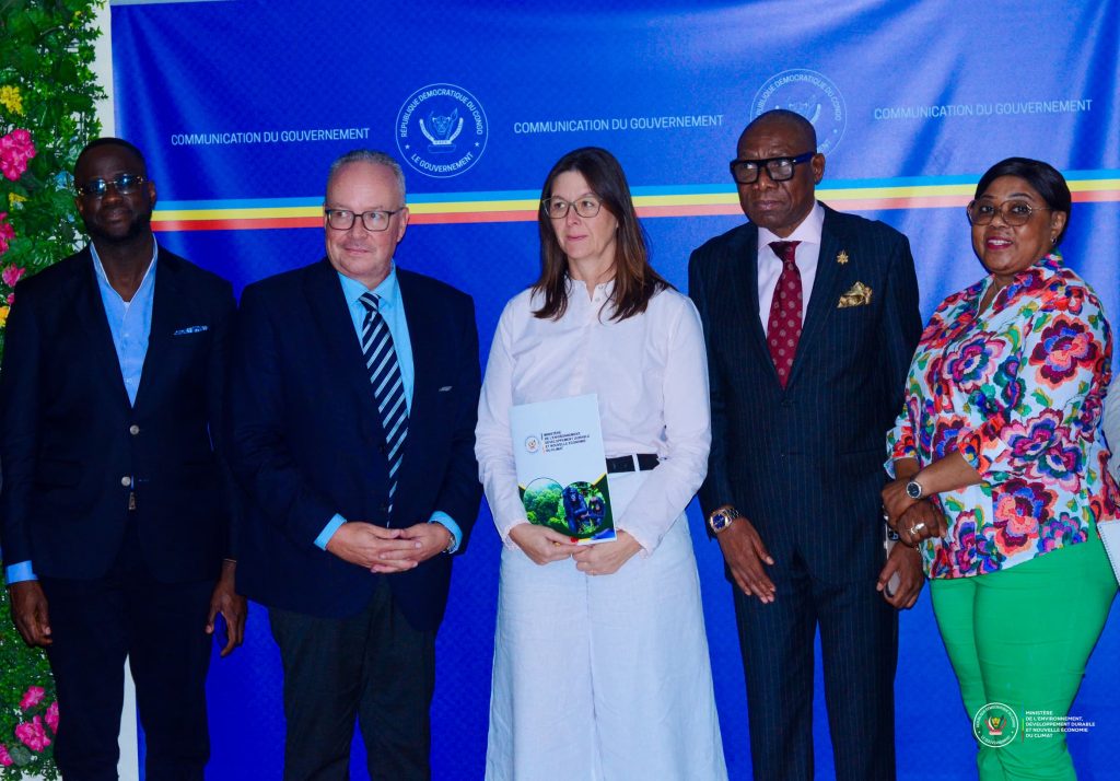 IMG-20251031-WA0129-1024x714 Recyclage des plastiques : Marie Nyange Ndambo se concerte avec Cremer Group pour renforcer la coopération.