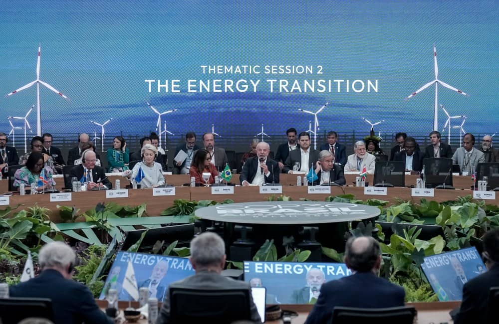 IMG-20251108-WA0126 RDC: Pays-Solution et hub énergétique pour l'Afrique. Marie Nyange exhorte à l'investissement pour une transition équitable.