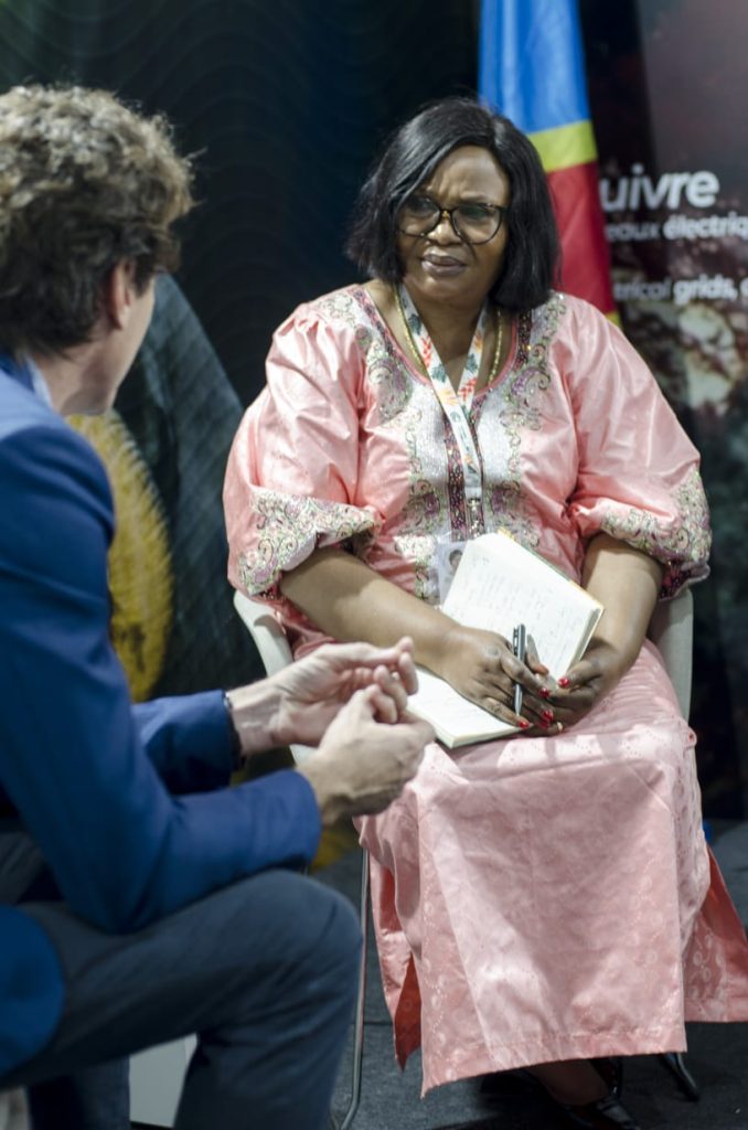 IMG-20251111-WA00861-678x1024 "Nous voulons que le monde reconnaisse notre capacité à réguler le climat...cette reconnaissance s’accompagne des retombées " Mme Marie Nyange Ndambo, Ministre de l'Environnement, Développement Durable et Nouvelle Économie du Climat, RDC.