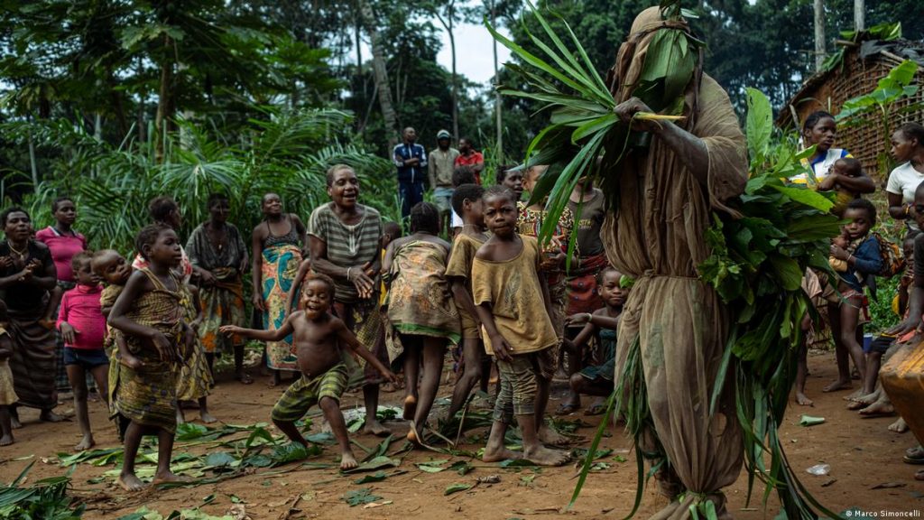 IMG-20251111-WA0117-1024x576 "Nous voulons que le monde reconnaisse notre capacité à réguler le climat...cette reconnaissance s’accompagne des retombées " Mme Marie Nyange Ndambo, Ministre de l'Environnement, Développement Durable et Nouvelle Économie du Climat, RDC.