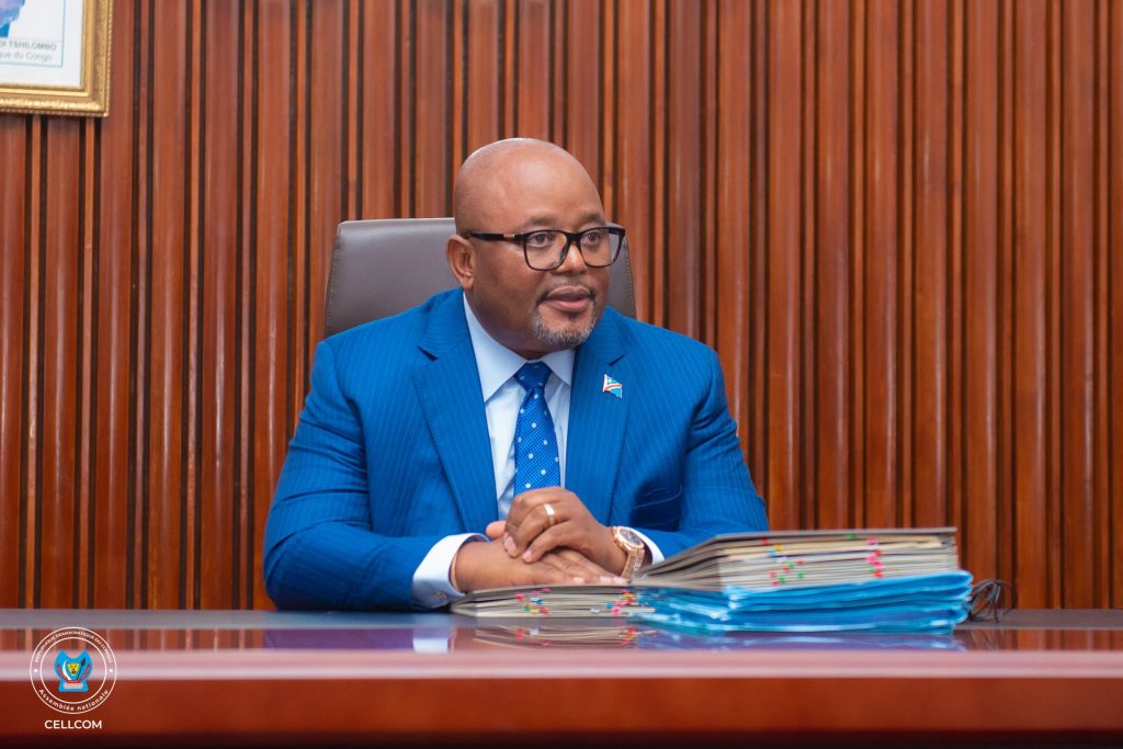 IMG-20251115-WA0051-1024x683 ASSEMBLÉE NATIONALE : REMISE ET REPRISE ENTRE LE PRÉSIDENT a.i ISAAC JC TSHILUMBAYI MUSAWU ET LE NOUVEAU PRÉSIDENT ÉLU, AIMÉ BOJI SANGARA.