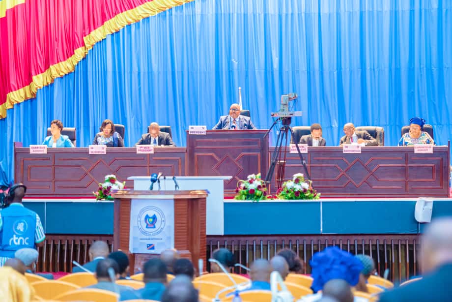 IMG-20251119-WA0046 La Première Ministre Judith Suminwa Tuluka présente le budget 2026 chiffré à 59.021 milliards FC.