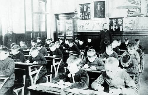 IMG-20251124-WA0095 Écoles d'hier et d'aujourd'hui. Français écrit contre français parlé : Deux modes ennemis d'expression aujourd'hui !