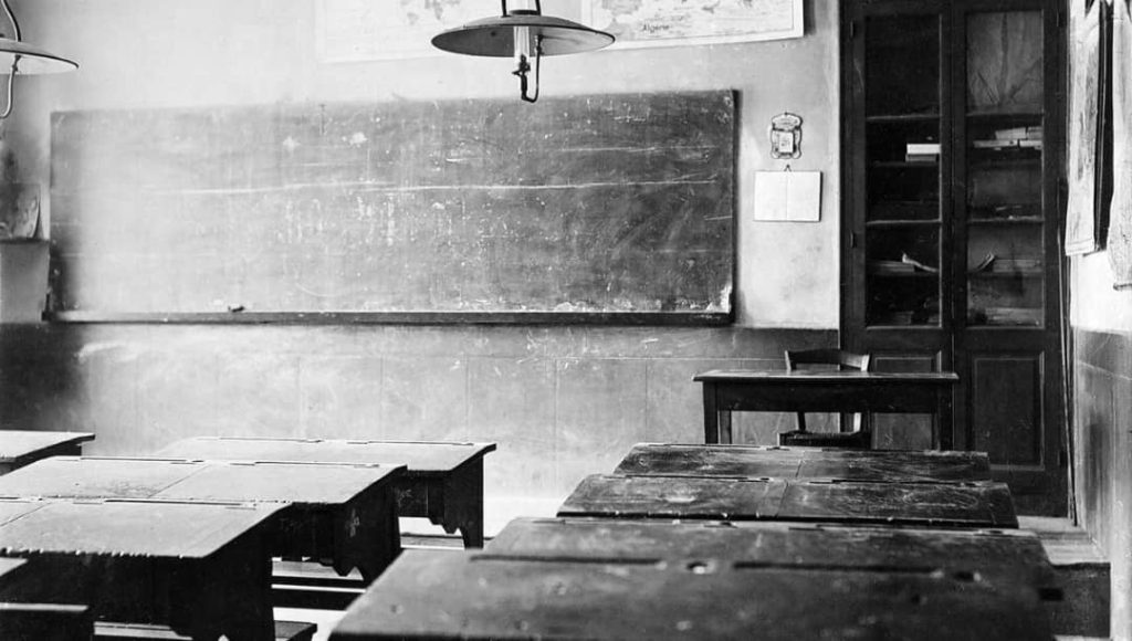 IMG-20251124-WA0097-1024x580 Écoles d'hier et d'aujourd'hui. Français écrit contre français parlé : Deux modes ennemis d'expression aujourd'hui !