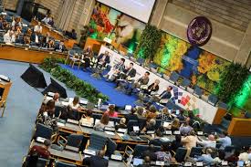 35270 Marie Nyange engage les industriels, pour une paix certaine, dans l'économie circulaire et une transition énergétique.