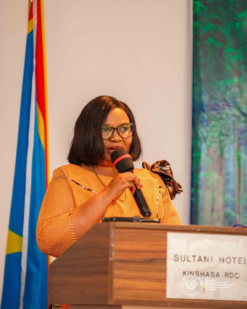 41078-819x1024 Marie Nyange clôture la 4ème réunion du Comité de Pilotage ( COPIL)du programme de Gestion Durable des Forêts ( PGDF), à l'hôtel Sulutani.
