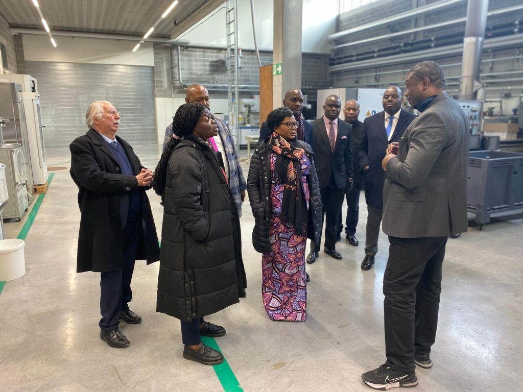 118112-1024x768 La Ministre de l’Environnement de la RDC, Marie Nyange, évalue les solutions en Wallonie pour les problèmes environnementaux de Kinshasa.