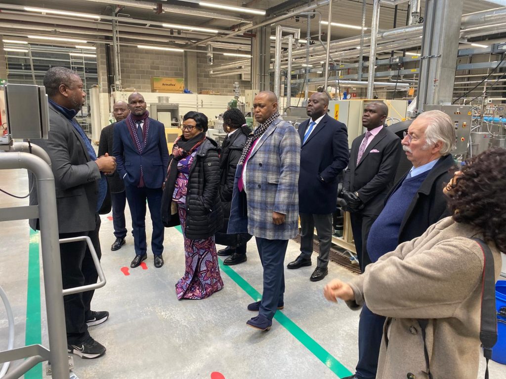 118666-1024x768 La Ministre de l’Environnement de la RDC, Marie Nyange, évalue les solutions en Wallonie pour les problèmes environnementaux de Kinshasa.