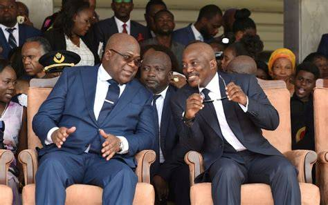 image-2 Joseph Kabila, entre un fossé derrière lui et du feu devant.